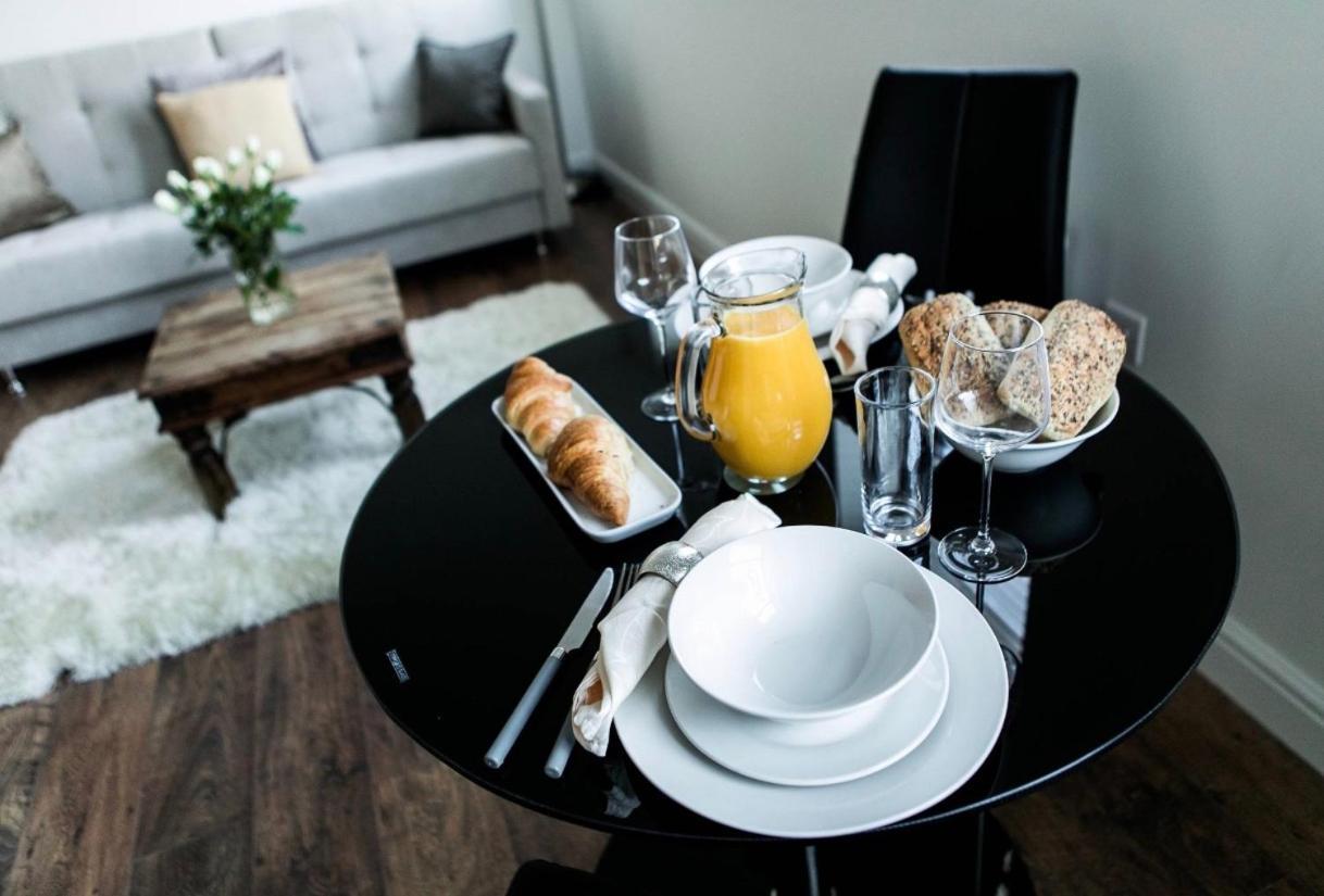 City Apartments By Elegance Living Питерборо Екстериор снимка