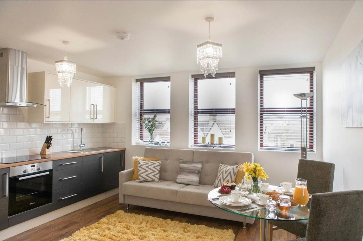 City Apartments By Elegance Living Питерборо Стая снимка